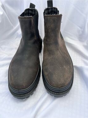 Kamik Men's Chukka Boots Brown Suede Chelsea Style size 8